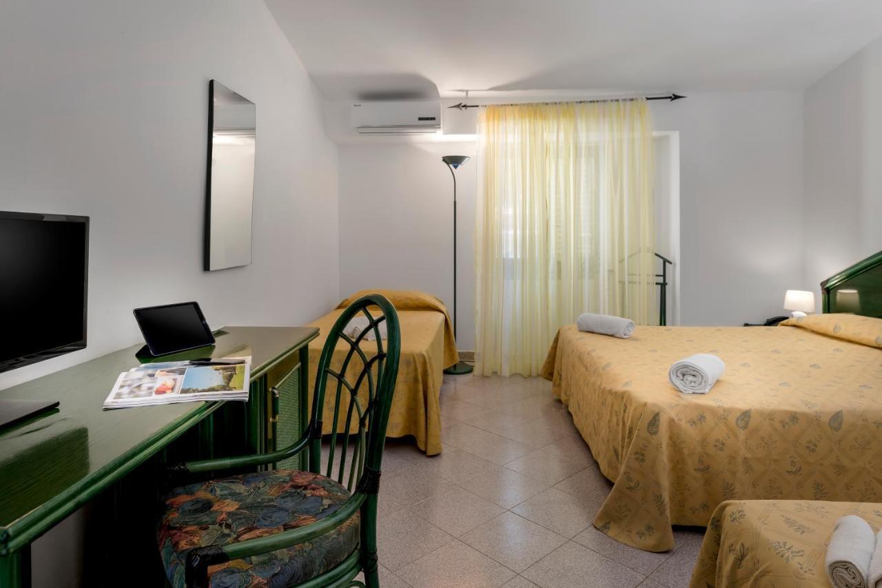 Hotel Villaggio Stromboli Santa Domenica  Esterno foto